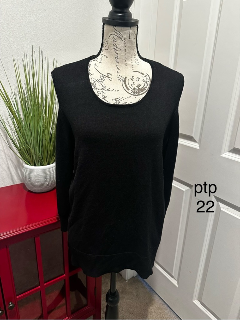 Time and Tru Black Ribbed Crewneck Sweater